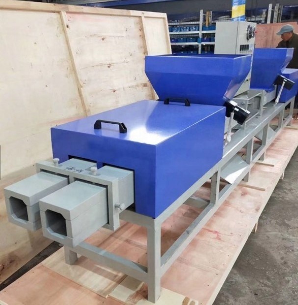 15Kw Hot Press Legno Pallet Foot Making Machine per il processo di produzione liscia