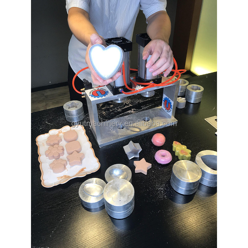 Macchina per la produzione di palline da bagno a bomba 65 mm Metallo Mezza sfera con gomma laminata Moffa da bagno a bolla