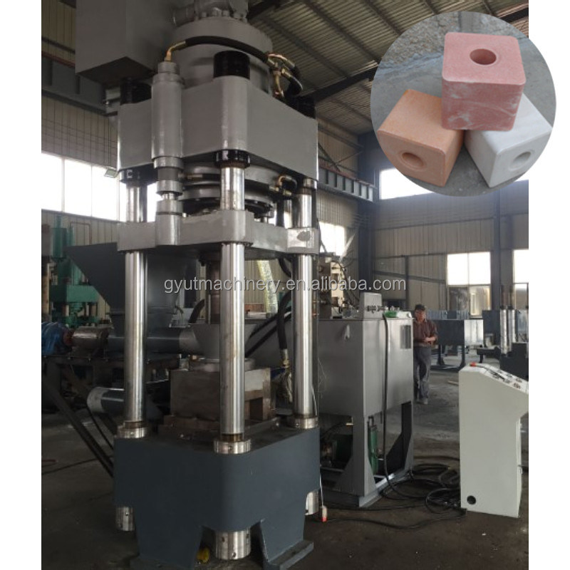 50000 UT 8 tonnellate/ora Macchina idraulica per leccare i blocchi per la produzione di leccare il sale di bovini