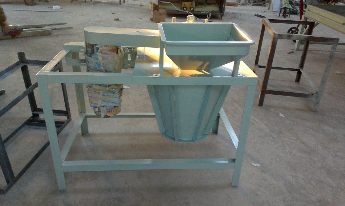 230 KG Macchina automatica per pelare i noccioli di noce