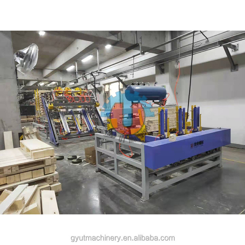 Macchina di chiusura a pallet completamente automatica per pallet di legno euro 2-2.5m3/24h Capacità