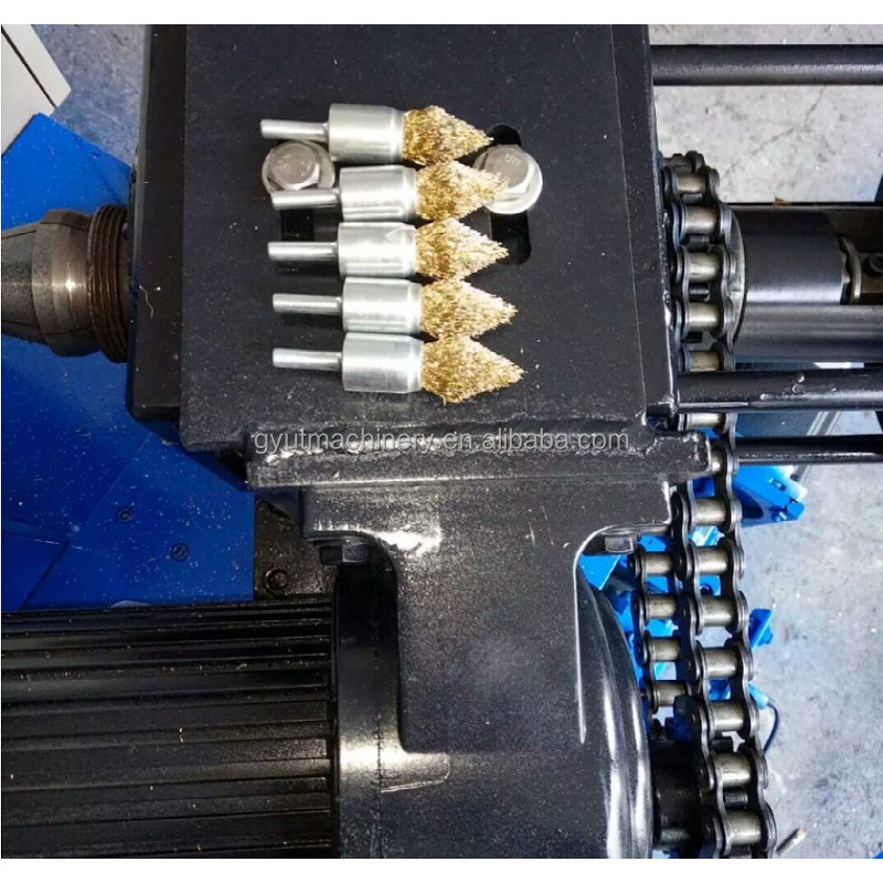 450 Macchina per la fabbricazione di spazzole di filo torto per spazzole da vassoio e tazze di filo d'acciaio