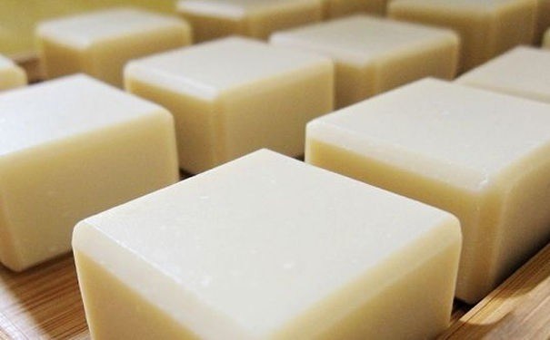 UT Piccolo Hotel Linea di produzione di macchine per la fabbricazione del sapone con macchine per il taglio del sapone Peso KG 22