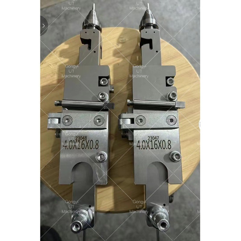 Macchina per la produzione di spazzole a 5 assi ad alta produttività per il tuffamento di spazzole igieniche hockey su misura